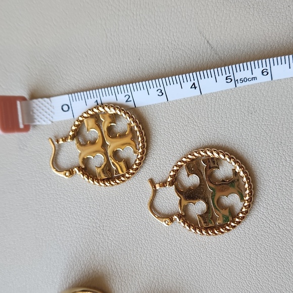 Tory Burch Round Logo Earrings - Picture 2 of 2